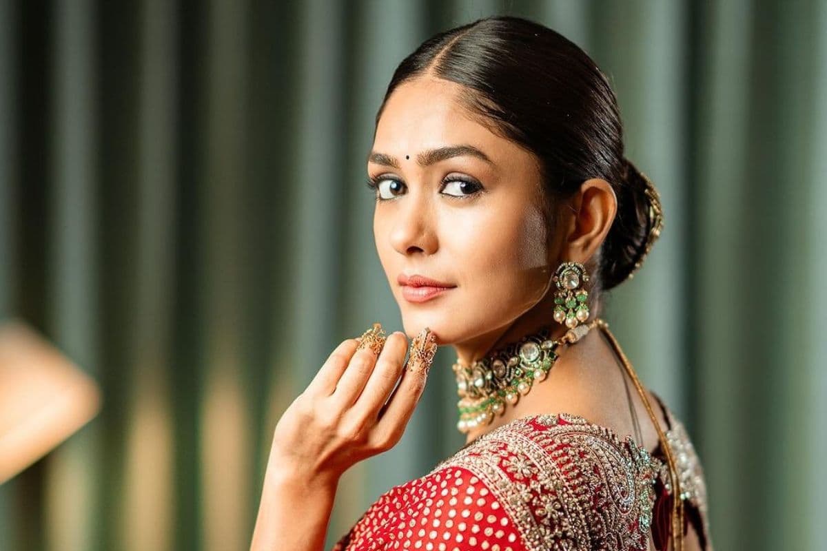 Mrunal Thakur Birthday: मृणाल ठाकुर ने इन सीरियल्स में किया था काम, नाम जानकर नहीं होगा यकीन
