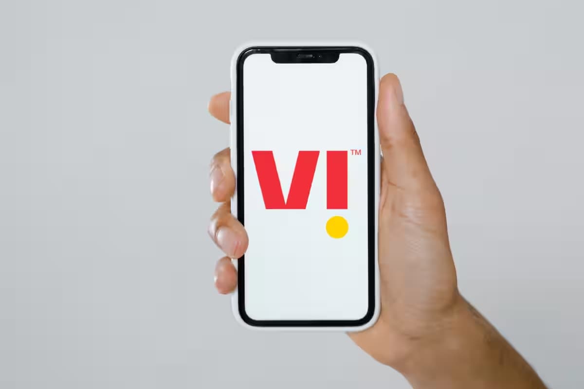 Vi New Tariff: आज से 600 रुपये तक महंगे हो गए वोडाफोन-आइडिया के प्लान्स, देखें नयी प्राइस लिस्ट Vi New Tariff: आज से 600 रुपये तक महंगे हो गए वोडाफोन-आइडिया के प्लान्स, देखें नयी प्राइस लिस्ट