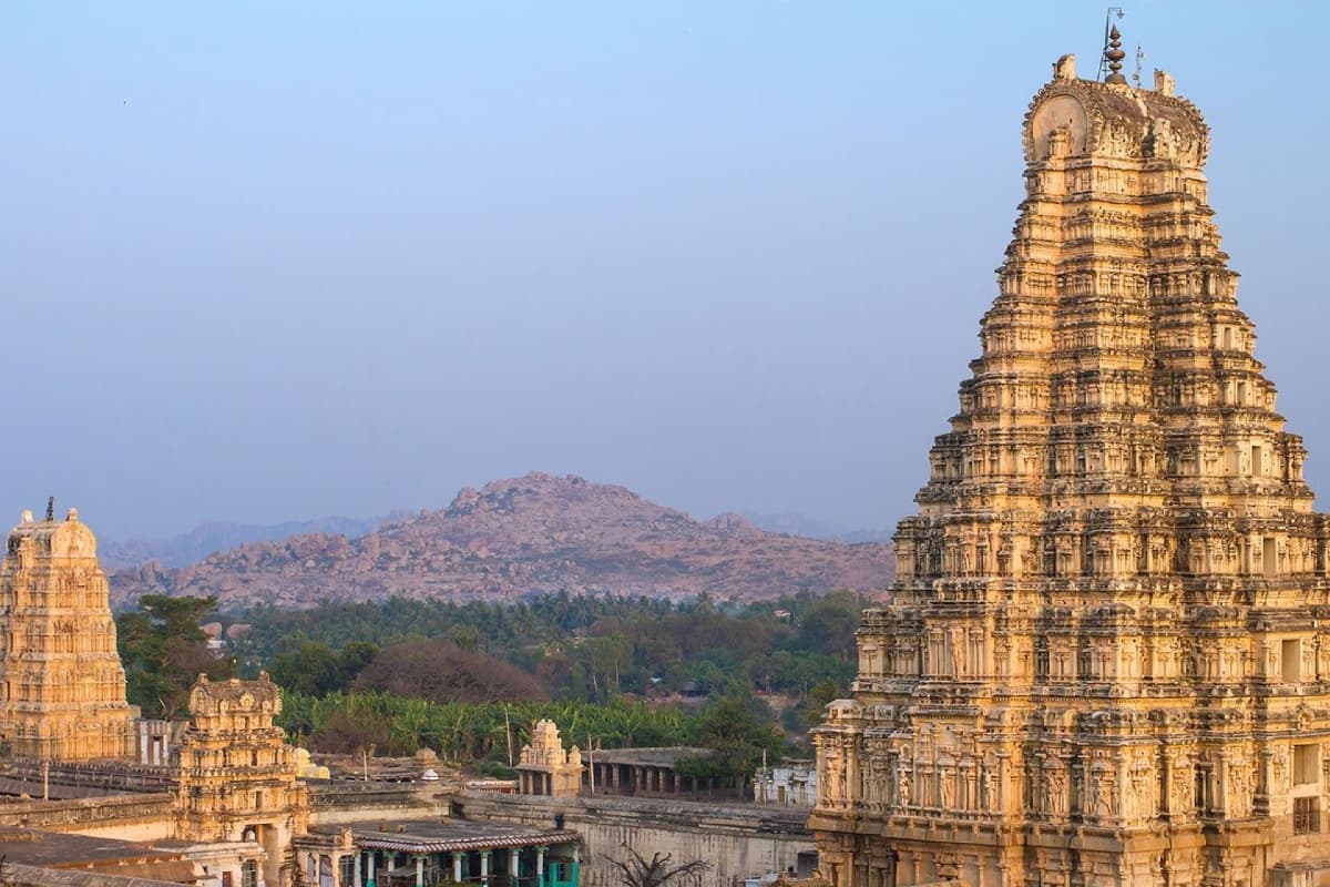 Karnataka Tourism: कल्पना से परे अद्भुत सौंदर्य का प्रतीक है यह मंदिर