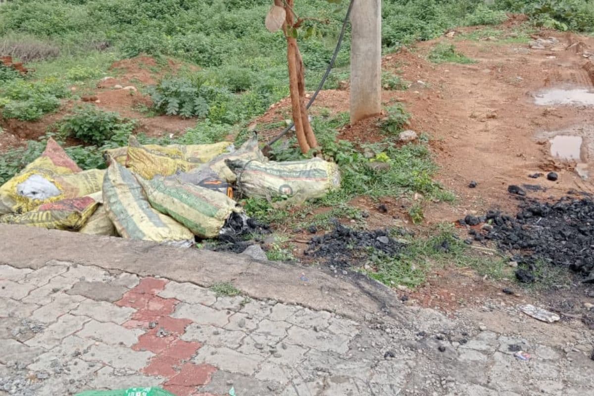 बोकारो में कोयले के अवैध कारोबारी की कोयला की बोरी के नीचे दबकर मौत