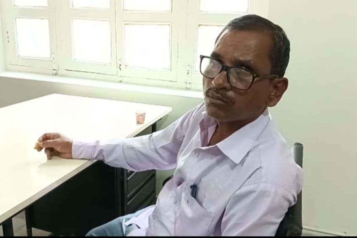 हजारीबाग में सरकारी कर्मचारी को 4 हजार रिश्वत लेते ACB ने किया गिरफ्तार, वरीय अधिकारी कर रहे हैं पूछताछ