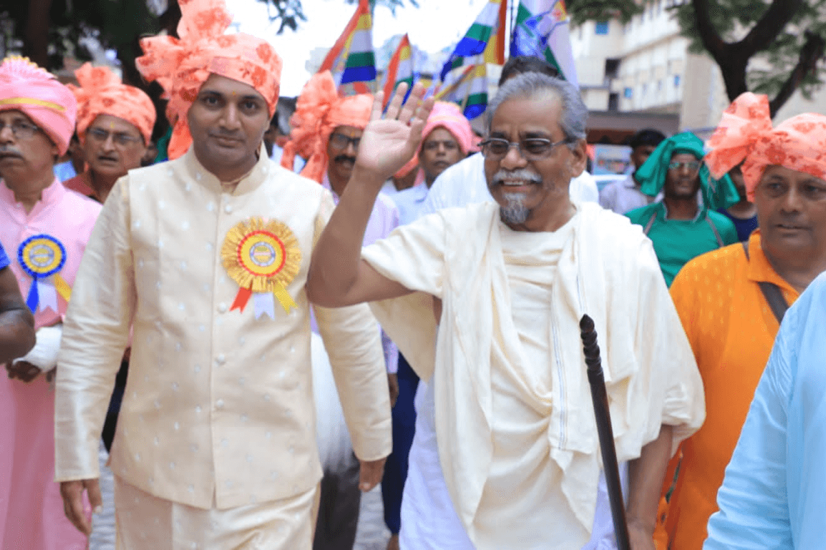 आचर्य सुयश सूरीश्वर का मधुबन में हुआ भव्य चातुर्मास प्रवेश, गाजे-बाजे के साथ हुआ स्वागत