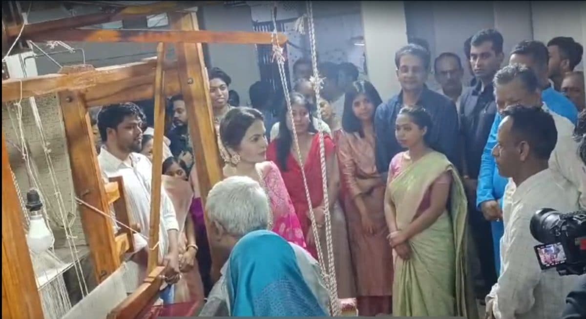 Ambani Marriage: जीआई और ओडीओपी उत्पाद बनारसी साड़ी अंबानी परिवार की शादी में बिखेरेगी रंग