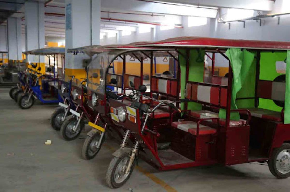 Auto Sales: बिहार में वाहनों की बढ़ी बिक्री, जानें कार व टू व्हीलर में किसका बढ़ा क्रेज