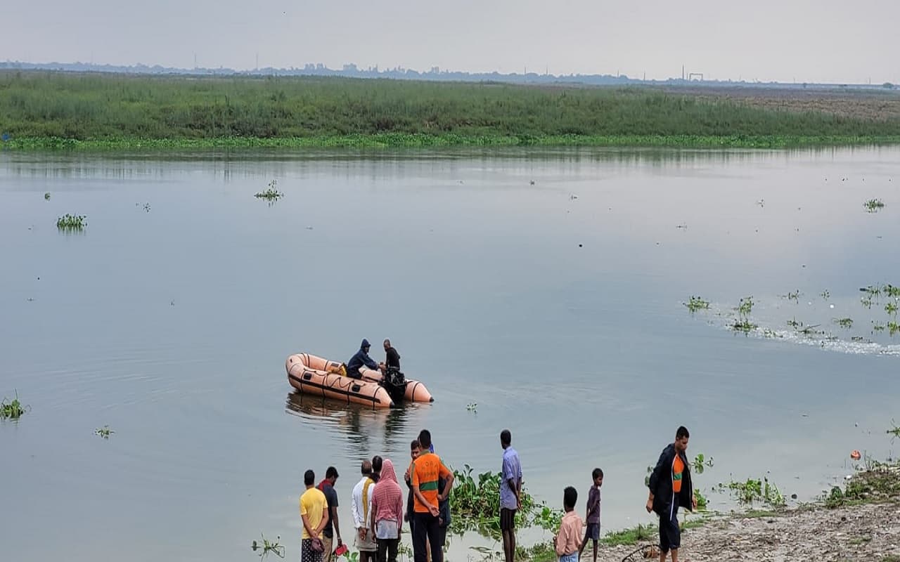 भैंस की पूंछ पकड़कर गंगा पार कर रहे युवक की मौत, कोसी-पूर्व बिहार में डूबने से 8 लोगों की गयी जान