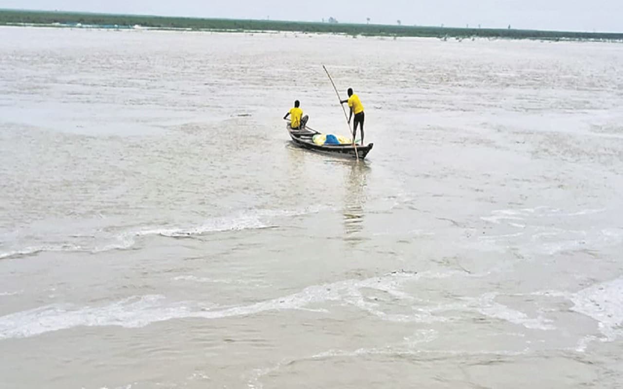 बिहार में डेंजर लेवल के ऊपर बह रही गंगा-कोसी समेत ये नदियां, मौसम विभाग ने क्या दिए संकेत?
