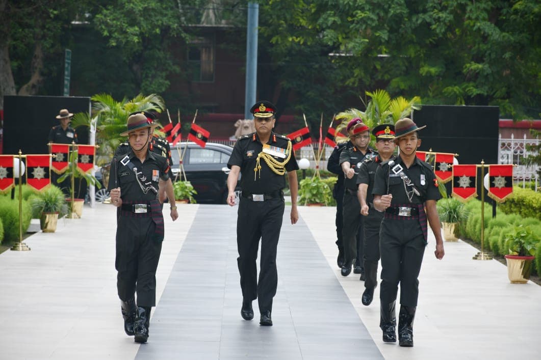 Army News: लेफ्टिनेंट जनरल अनिंद्य सेनगुप्ता बने मध्य कमान के जनरल ऑफिसर कमांडिंग-इन-चीफ, कार्यभार संभाला