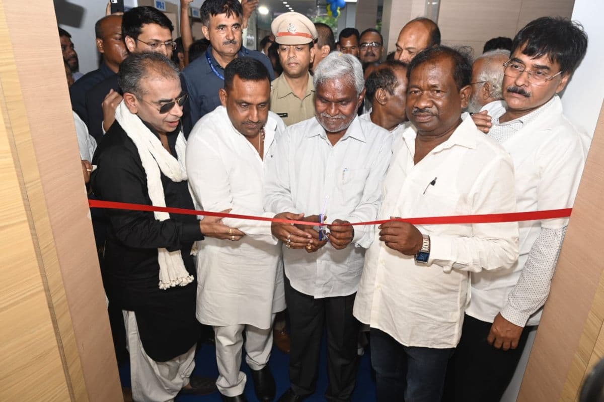 ब्रह्मानंदम अस्पताल का उद्घाटन करते सीएम चंपाई सोरेन