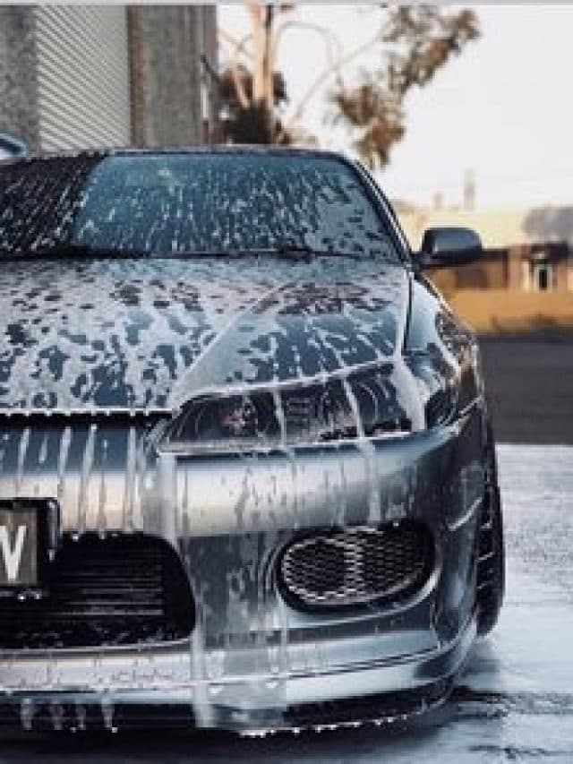 Car Washing Tips: बारिश के दिनों में अपनी कार को ऐसे रखें साफ