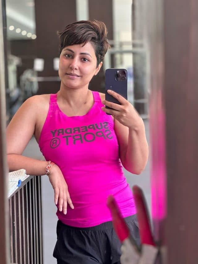 कैंसर से लड़ रही हिना खान के शरीर पर पड़ा काला निशान, फ्लॉन्ट कर बोली- पहले स्टेज को मैंने…