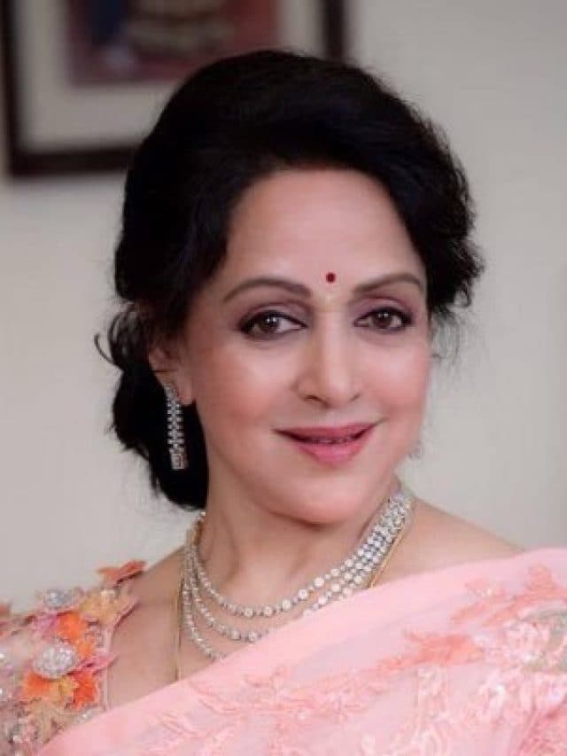 क्या आप जानते हैं बॉलीवुड में ऐसे सेलिब्रिटीज है जो भोजपुरी फिल्म में काम कर चुके हैं