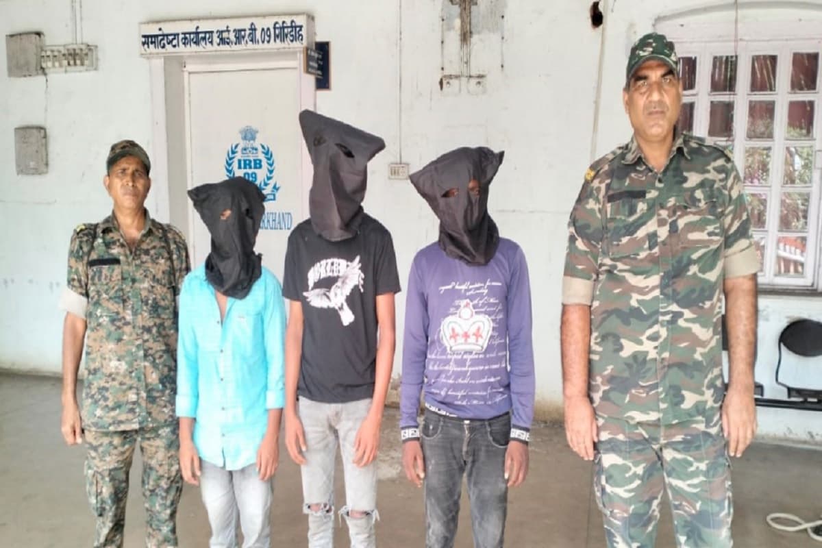 गिरिडीह में साइबर अपराधियों के खिलाफ बड़ी सफलता, 3 ठग गिरफ्तार, ऐसे फंसाते थे लोगों को अपनी जाल में