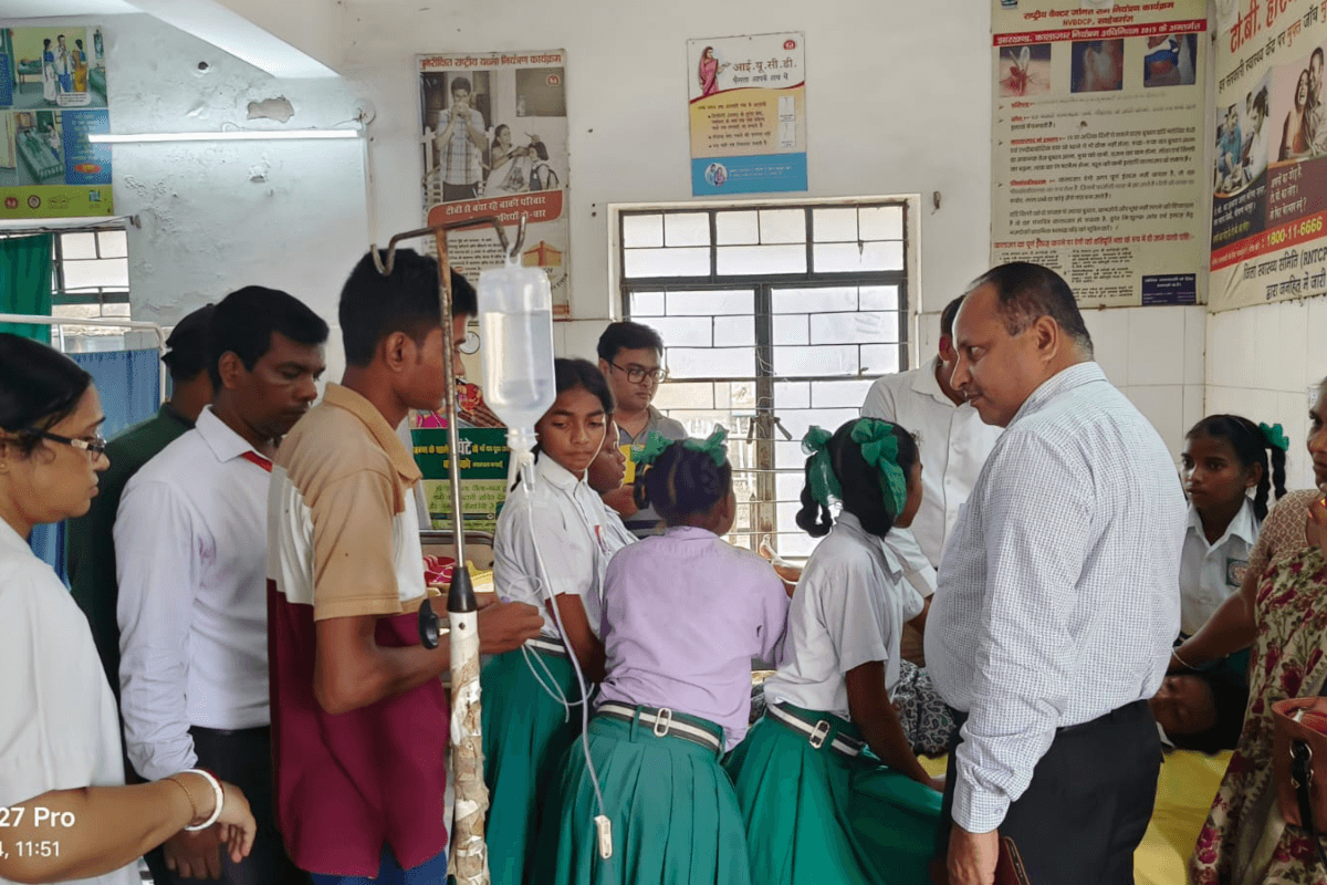 साहिबगंज : छात्रावास में 28 बच्चियां अचानक हुई बीमार, स्वास्थ्य विभाग में मचा हड़कंप