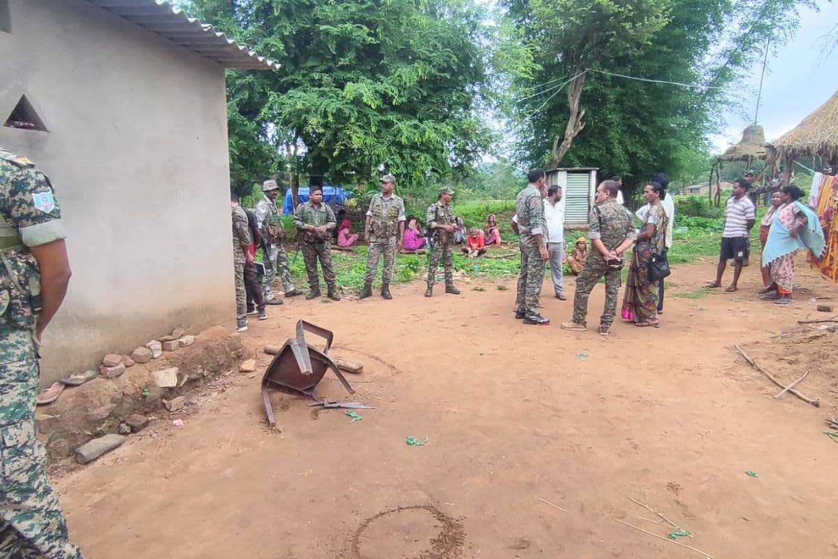 Jharkhand Crime News: खूंटी के रनिया में डबल मर्डर के बाद गांव में पसरा मातम, मंगरी ने भागकर बचाई जान