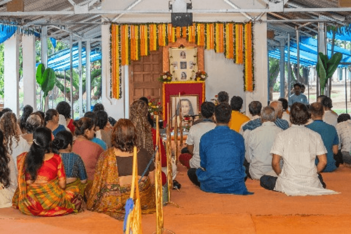 रांची : योगदा आश्रम में हर्षोल्लास के साथ मना महावतार बाबाजी का स्मरणोत्सव, आज ही के दिन 1920 में आशीर्वाद देने के लिए दिए थे दिव्य दर्शन