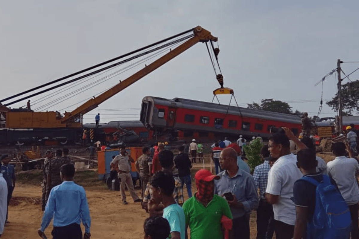 झारखंड रेल दुर्घटना : हेमंत सरकार के बाद रेलवे ने भी की मुआवजे की घोषणा, मृतकों के परिजनों को मिलेंगे 10-10 लाख रुपये