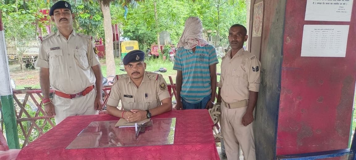 गोली मार कर जख्मी करने के मामले देसी कट्टा के साथ गिरफ्तार