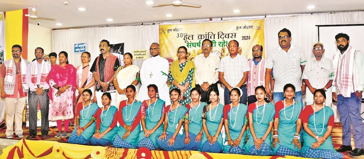 नयी पीढ़ी हूल का इतिहास जाने : आर्चबिशप