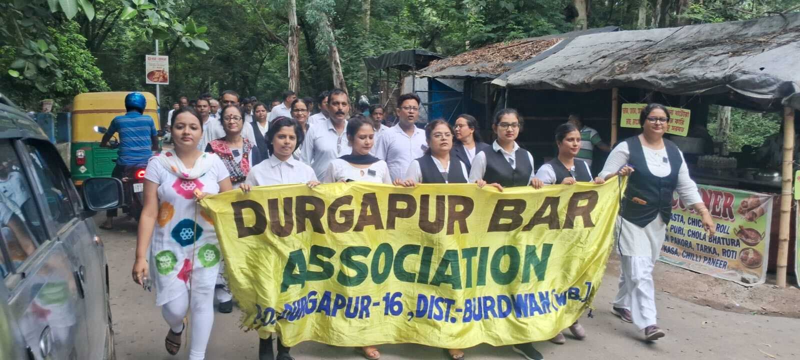 नये कानून के खिलाफ  अधिवक्ताओं ने निकाला जुलूस