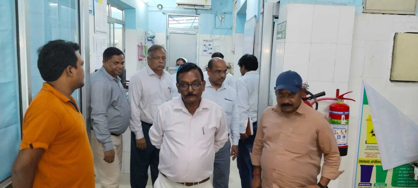 आरडीडी हेल्थ ने सदर अस्पताल सहित एसएनसीयू में उपलब्ध चिकित्सकीय इंतजामों का किया निरीक्षण