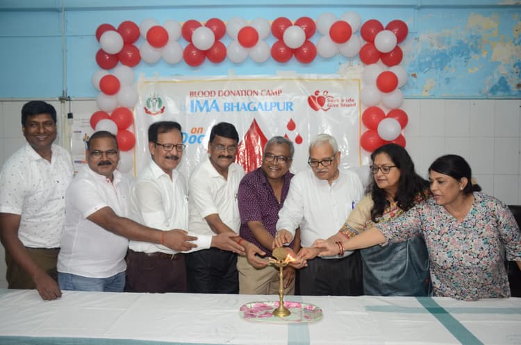 आइएमए ने जिले के सात वरीय चिकित्सकों को किया सम्मानित