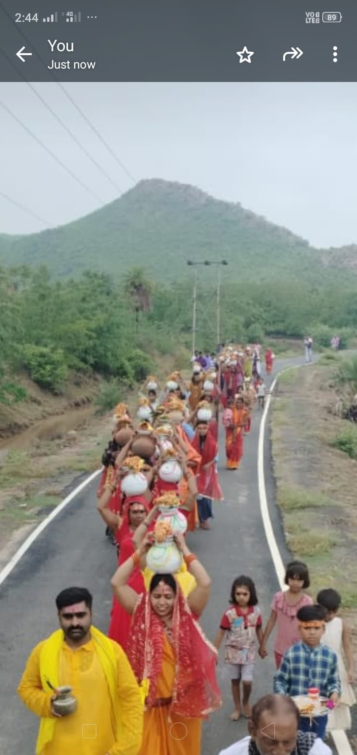 अखंड कीर्तन यज्ञ को लेकर निकाली गयी कलश शोभायात्रा