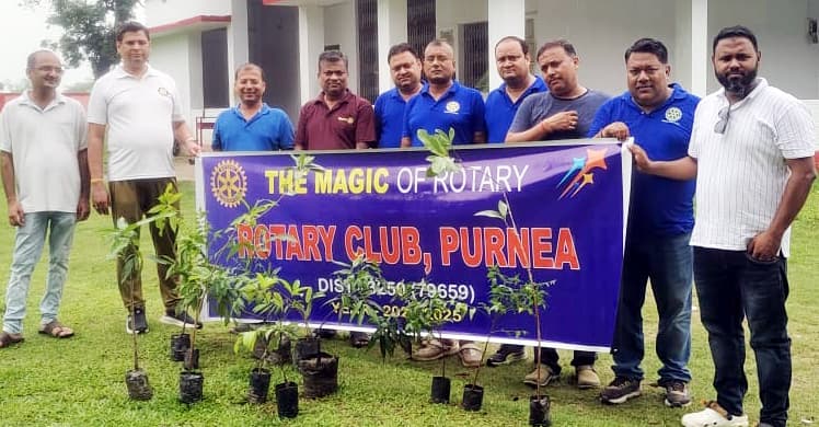रोटरी क्लब ने पौधरोपण से की नये सत्र की शुरुआत