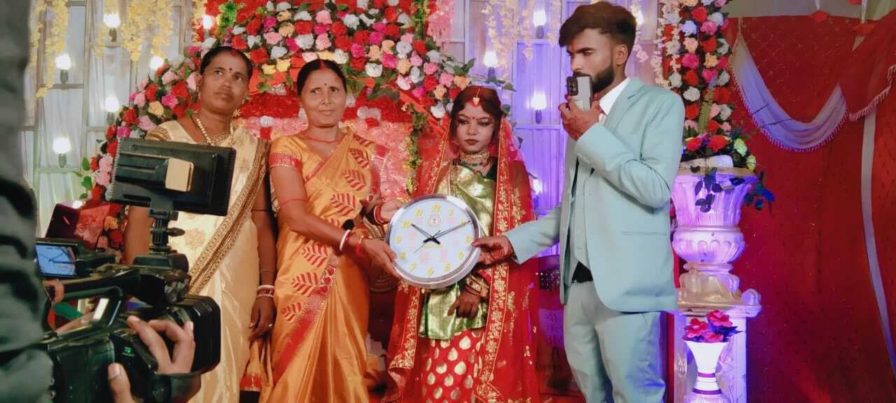 दंपतियों के बीच नयी पहल कीट का किया वितरण