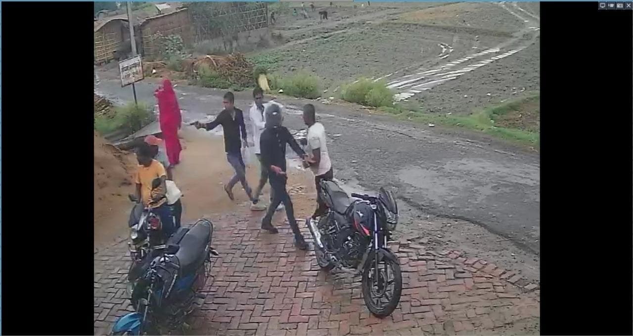 सीसीटीवी में दर्ज अपराधियों की तस्वीर से पहचान में जुटी पुलिस