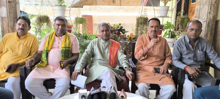 राहुल गांधी ने हिंदुओं को हिंसक कहकर करोड़ों का किया अपमान : बाबूलाल