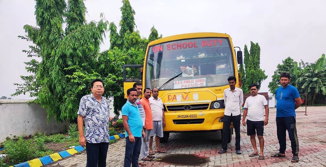 स्कूल बस की खराब कंडीशन को लेकर अभिभावकों ने जतायी नाराजगी