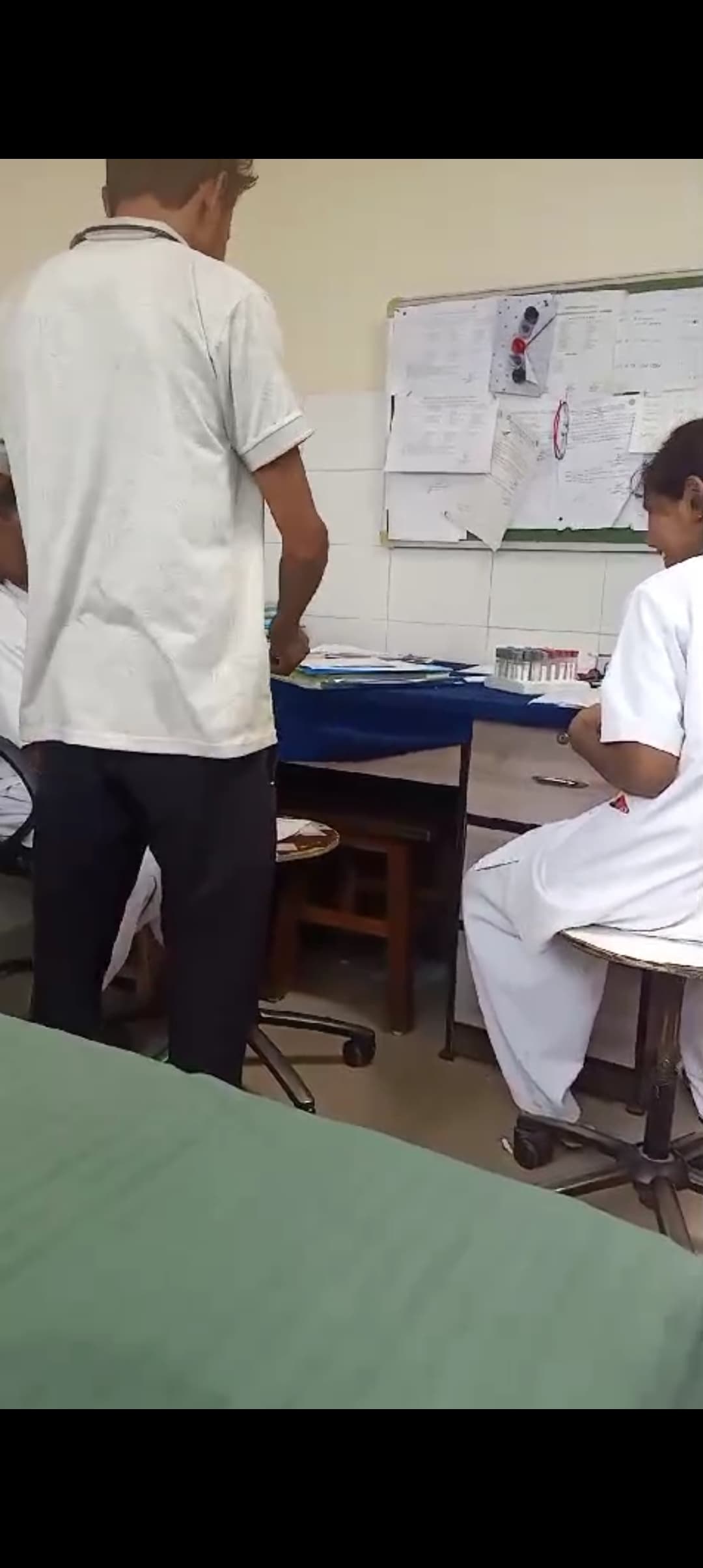 मेडिकल कॉलेज अस्पताल में  पैसा लेने का विडियो वायरल