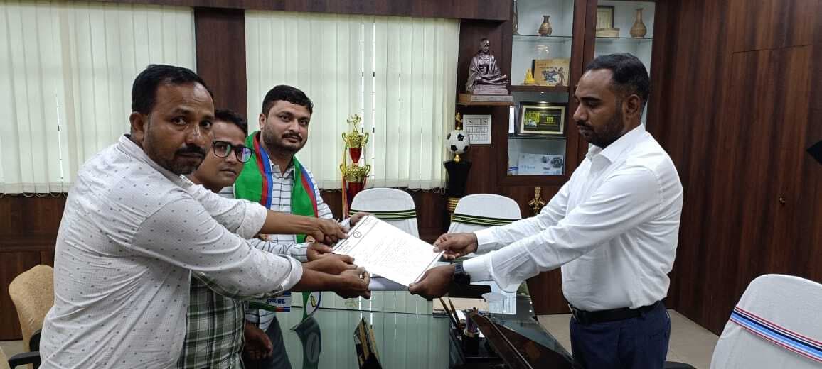 आजसू ने 11 सूत्री मांगों को लेकर डीसी को सौंपा ज्ञापन