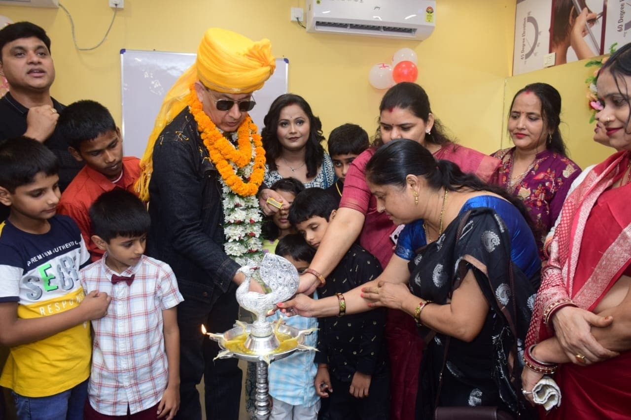 रोजगारोन्मुखी जावेद हबीब अकेडमी की हुई शुरुआत