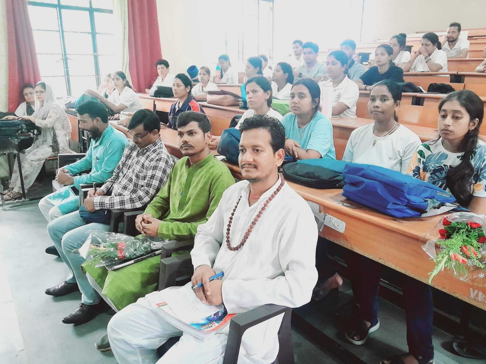 योग विभाग ने विवेकानंद की पुण्यतिथि मनायी