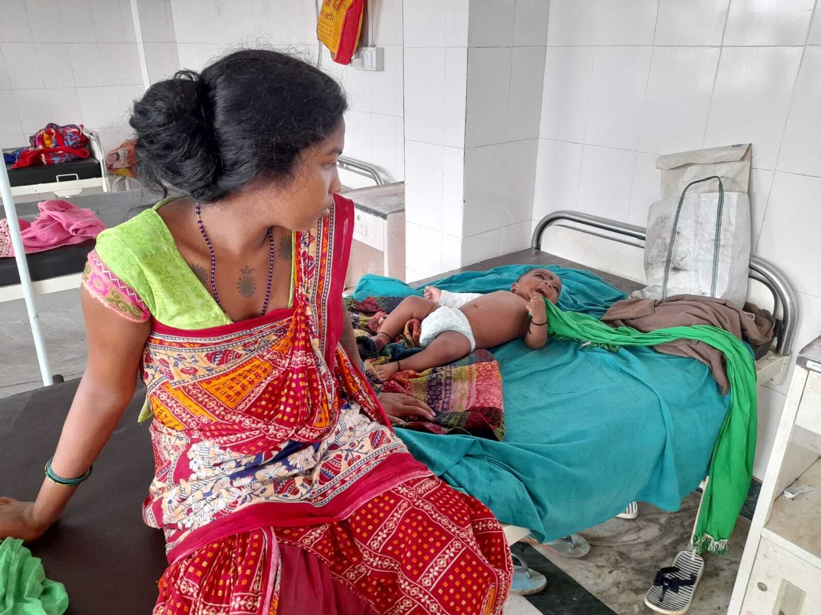 हादसा :: ऑटो के धक्के से एक ही परिवार के चार लोग घायल, भर्ती