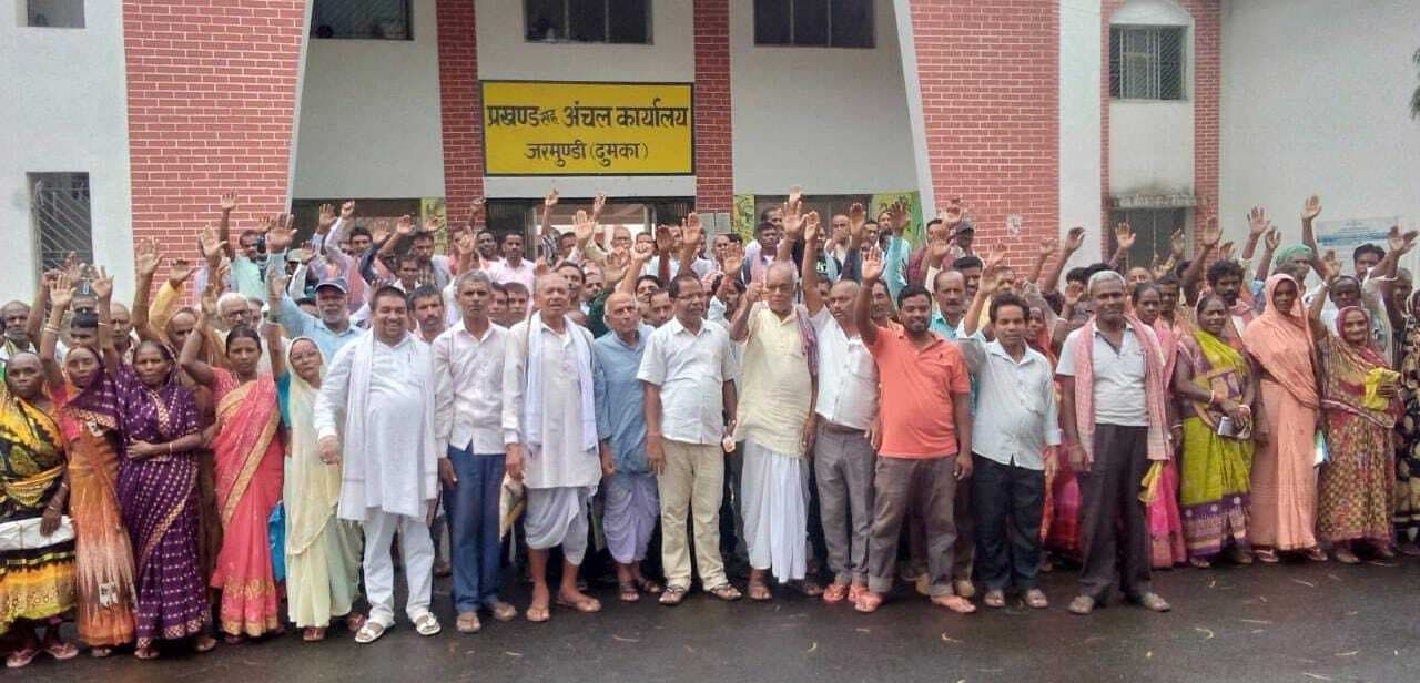 ग्राम प्रधानों ने प्रधानी बहाली व मानदेय वृद्धि को लेकर किया प्रदर्शन