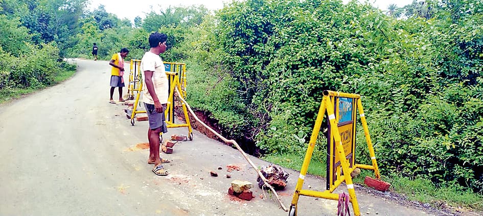 नुनियाबुड़ी में भू-धंसान से इलाके में मची अफरा-तफरी