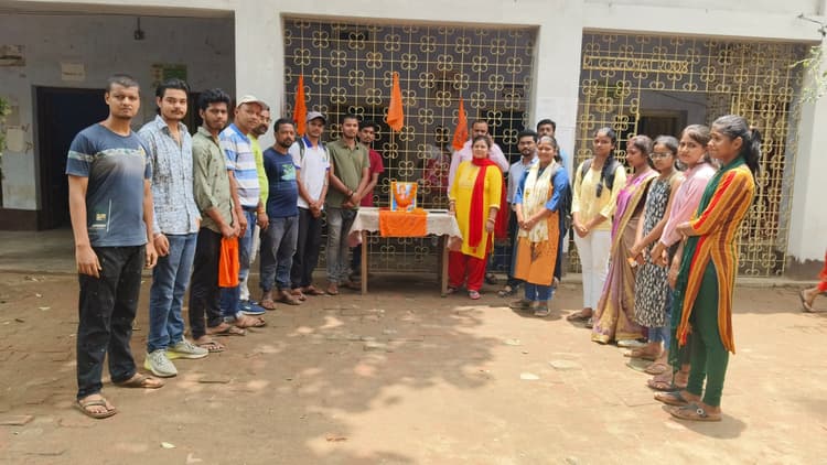 स्वामी विवेकानंद ने विश्व में भारतीय संस्कृति व अध्यात्म का बजाया था डंका