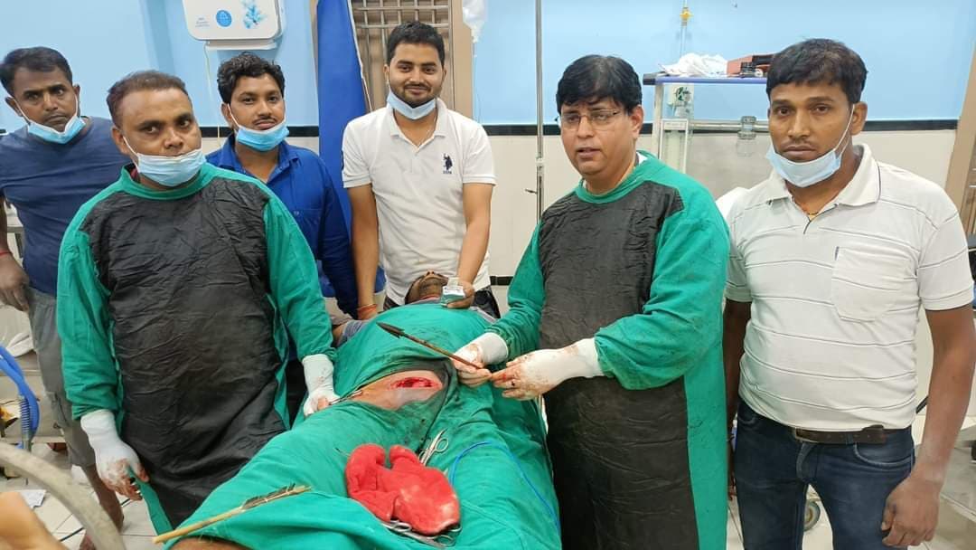 तीर के हमले से दूध पहुंचाने जा रहा व्यक्ति जख्मी, गंभीर