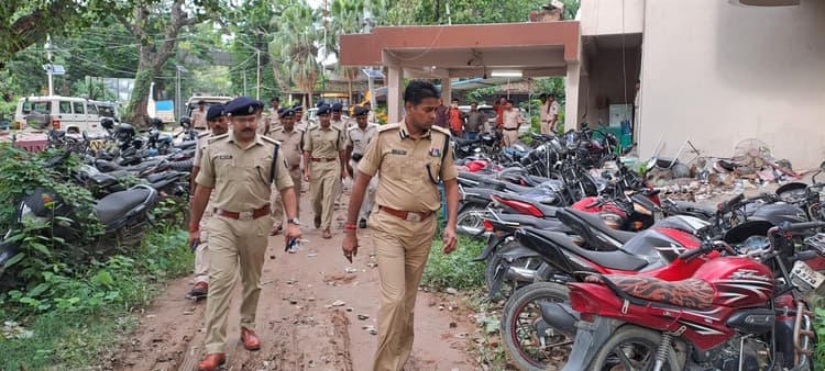 नगर थाना का डीआइजी ने किया औचक निरीक्षण