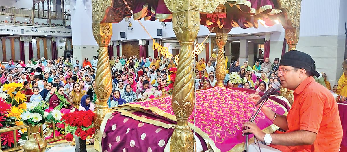 गुरु हरगोबिंद साहिब जी का प्रकाश पर्व मना