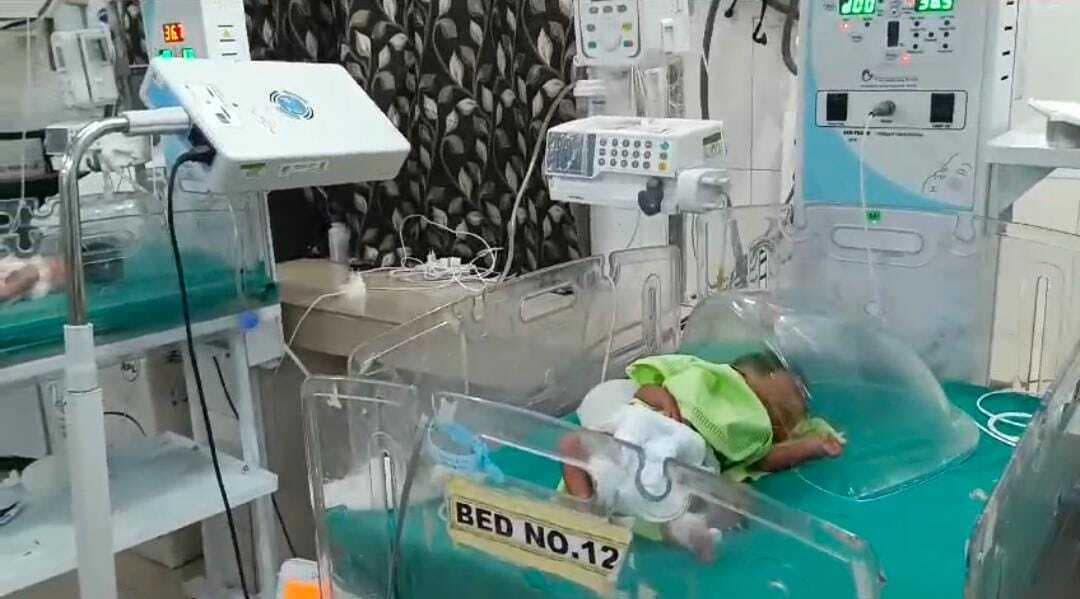 सदर अस्पताल इलाज कराने आये माता-पिता नवजात बच्ची को छोड़कर हुए फरार