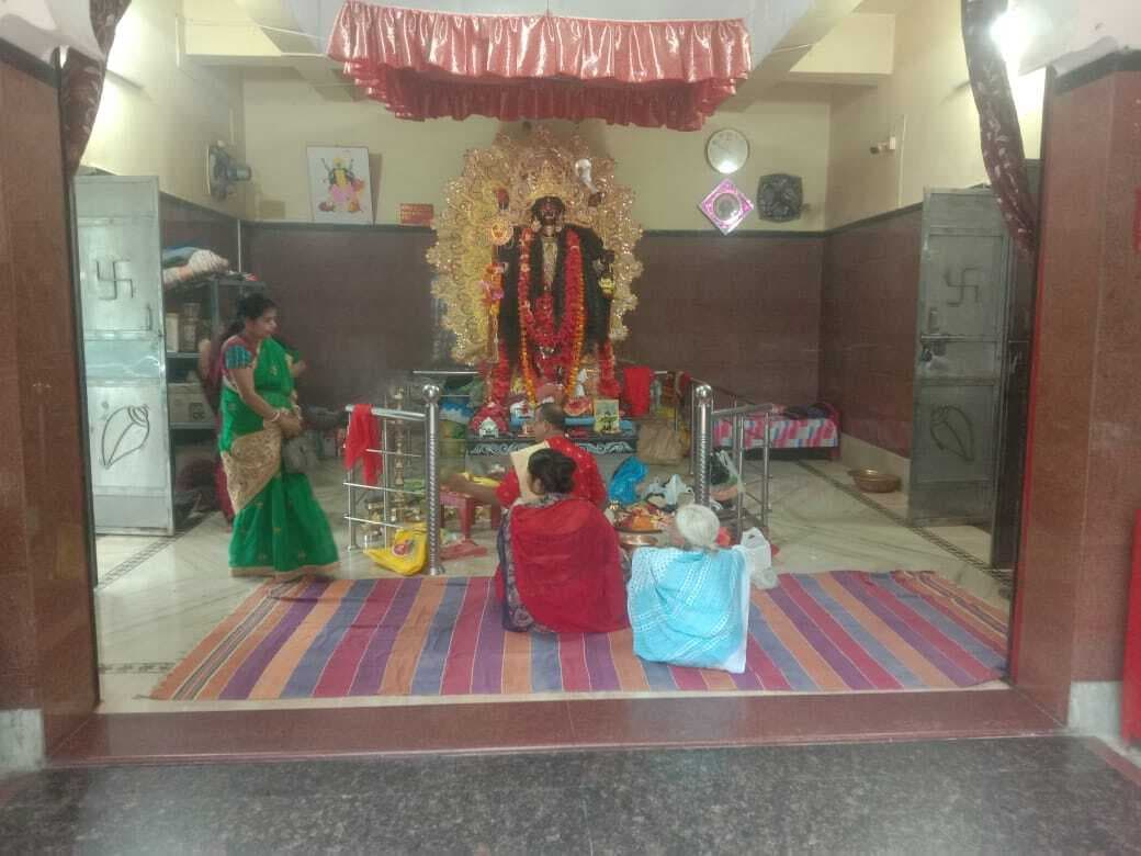 अमावस्या पर शहर के काली मंदिरों में श्रद्धालुओं की ने पूजा अर्चना