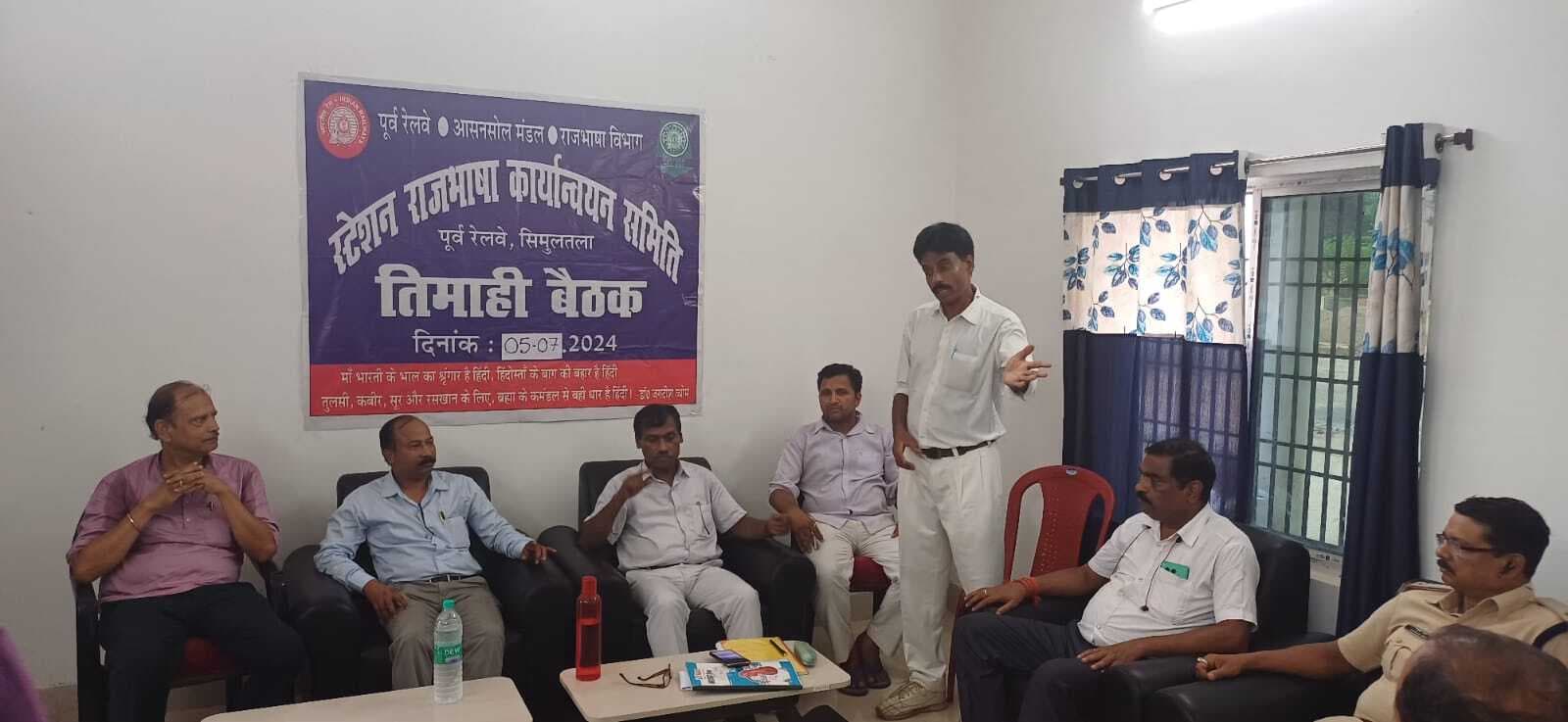 अधिक से अधिक हिंदी भाषा में ही करें पत्राचार, न करें संकोच: मधुसूदन दत्त