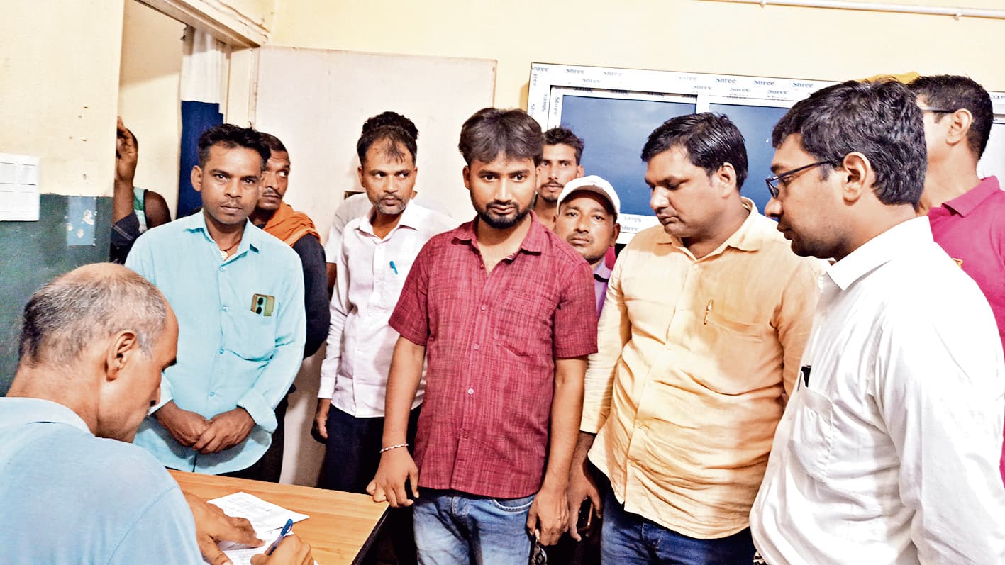 हटिया गांव में ठनका गिरने से एक की मौत, चार लोग जख्मी