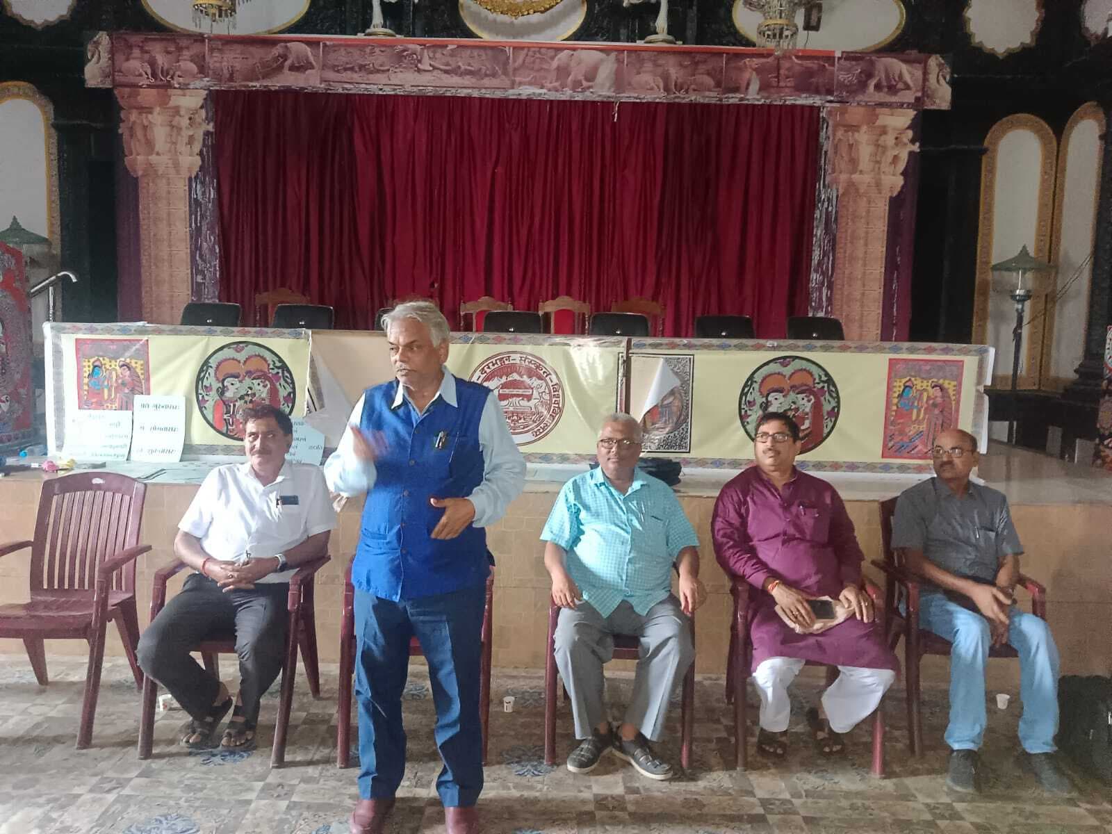 रोज संस्कृत लिखने व पढ़ने की डालनी होगी आदत : कुलपति