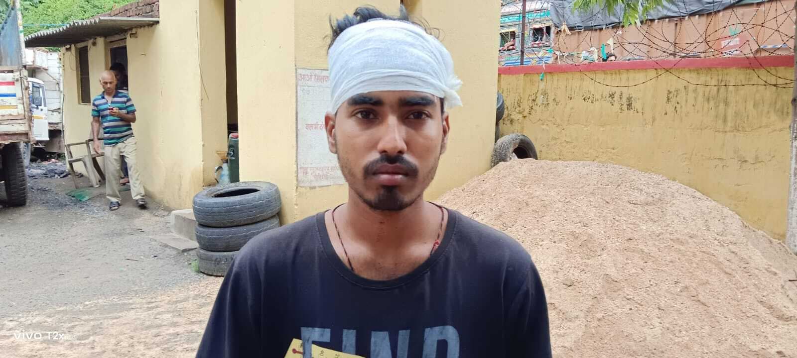 शराब के लिए पैसे नहीं देने पर छात्र का सिर फोड़ा