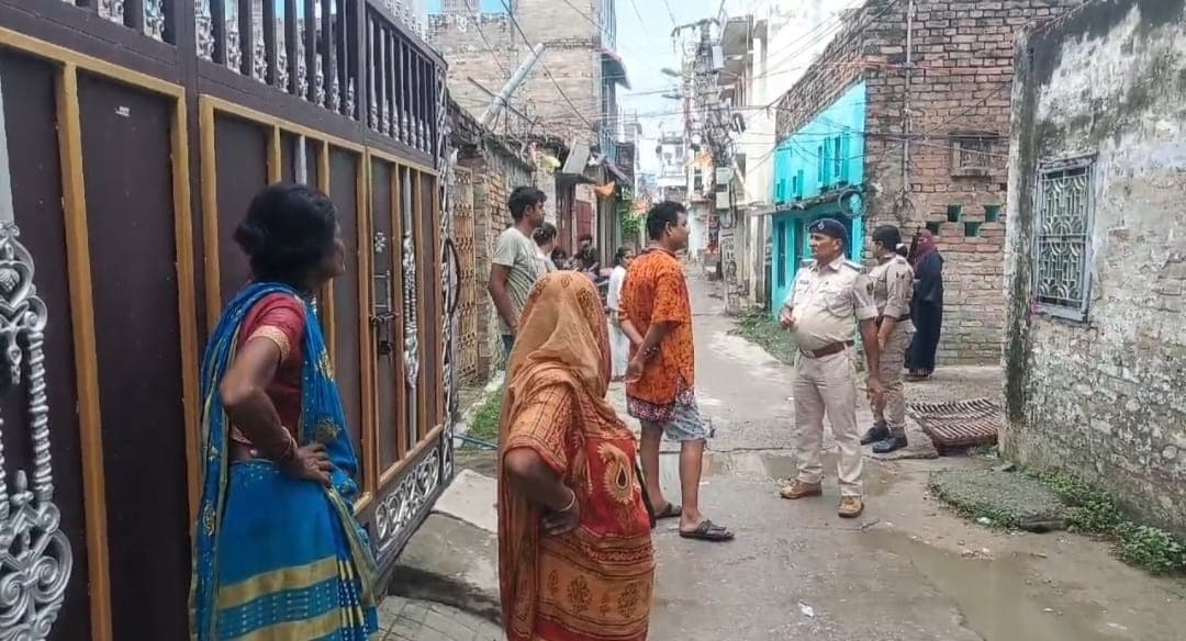 दंपति ने पुत्र के साथ खाया जहर, पत्नी की मौत, पति व पुत्र भर्ती