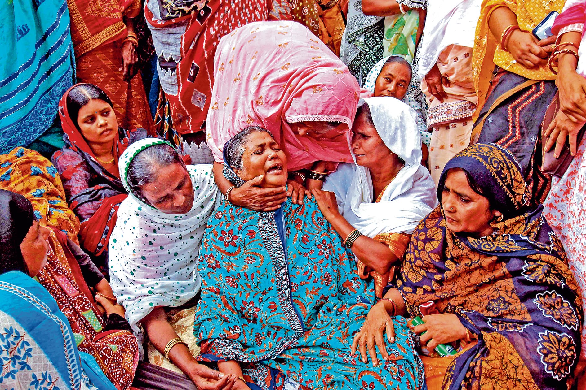 केरोसिन छिड़क घर में लगायी आग, जिंदा जल गये मां-बेटे